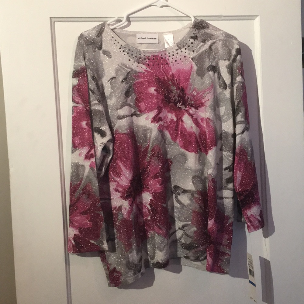 NWT! Beautiful Alfred Dinner Ladies Shirt